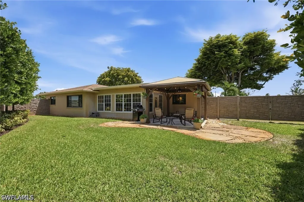 5201 31st Place SW Naples FL 34116