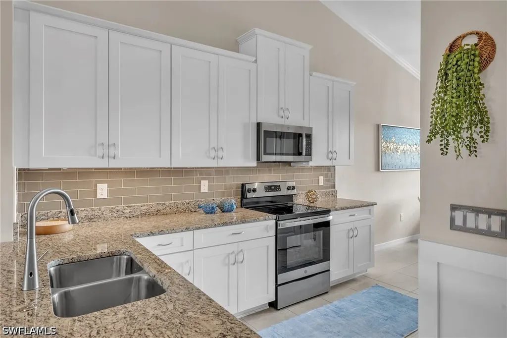 9403 Pocida Court Naples FL 34119