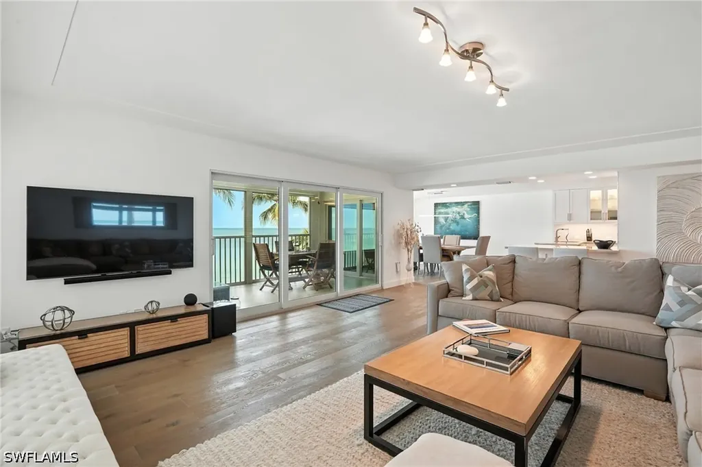 9517 Gulf Shore Drive Naples FL 34108