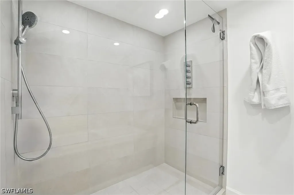 9517 Gulf Shore Drive Naples FL 34108