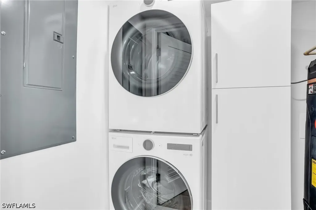 9517 Gulf Shore Drive Naples FL 34108