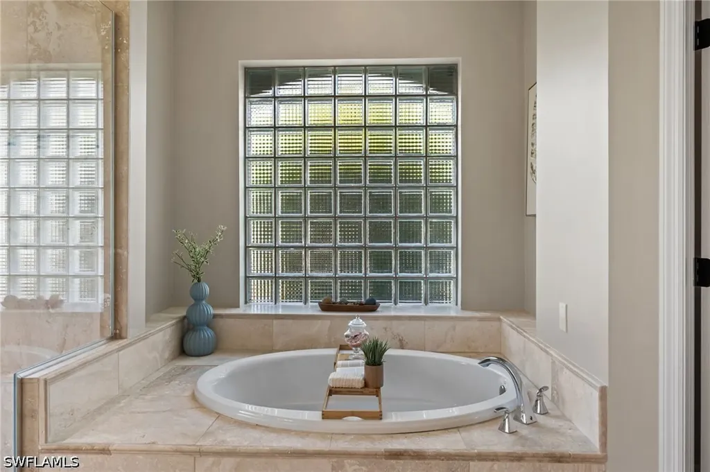2092 Imperial Circle Naples FL 34110