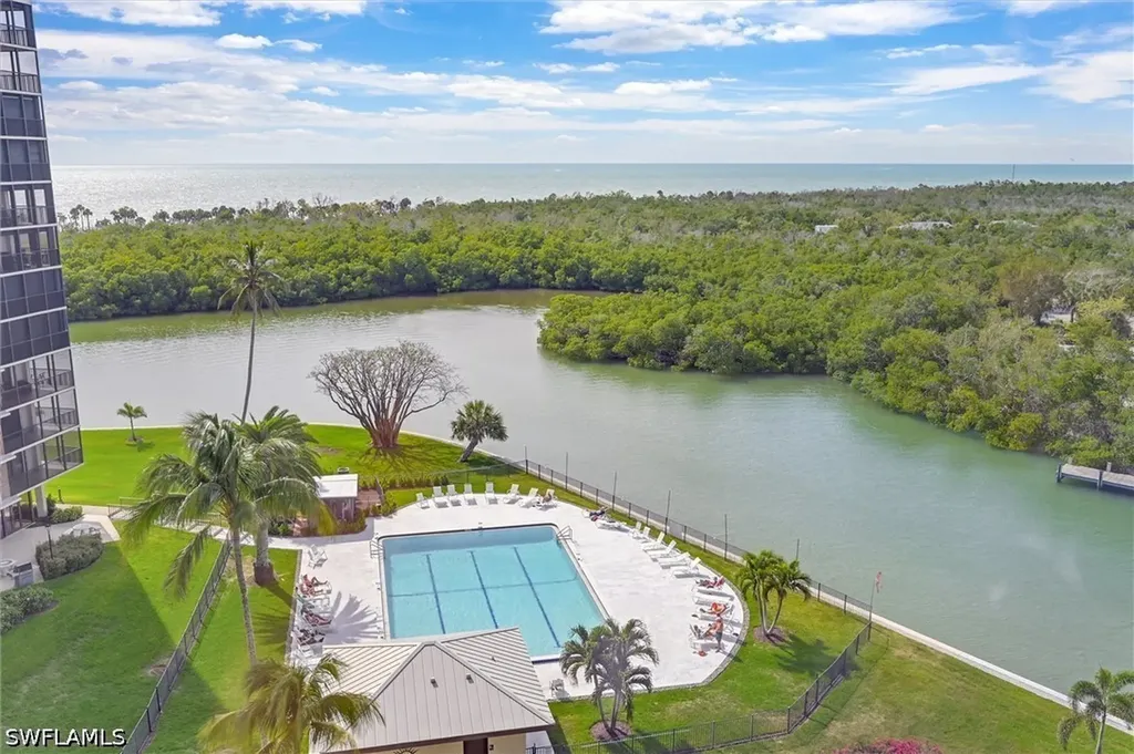 17 Bluebill Avenue Naples FL 34108