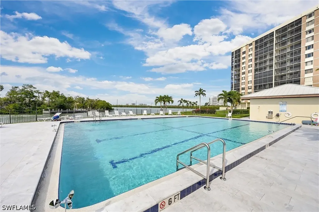 17 Bluebill Avenue Naples FL 34108