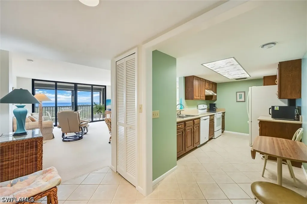 17 Bluebill Avenue Naples FL 34108