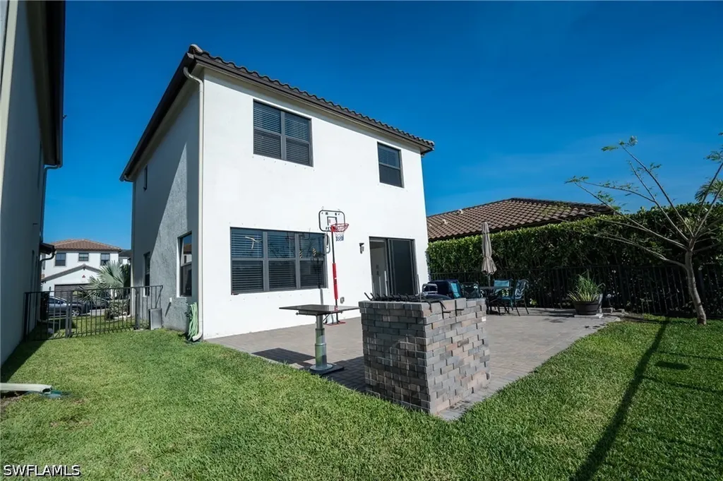 8956 Madrid Circle Naples FL 34104