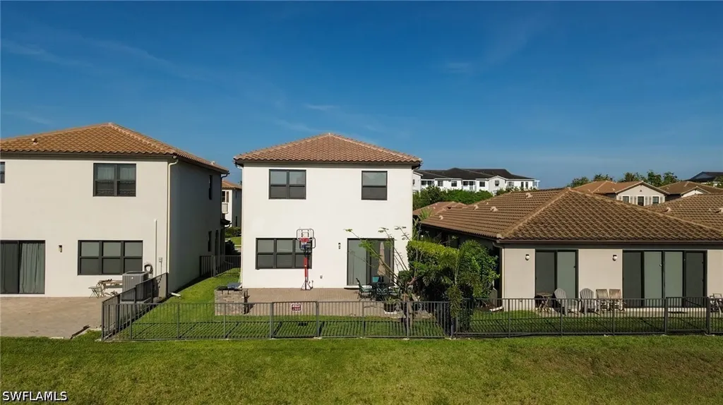 8956 Madrid Circle Naples FL 34104