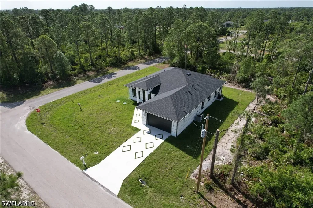 1126 Crestwood Street E Lehigh Acres FL 33974