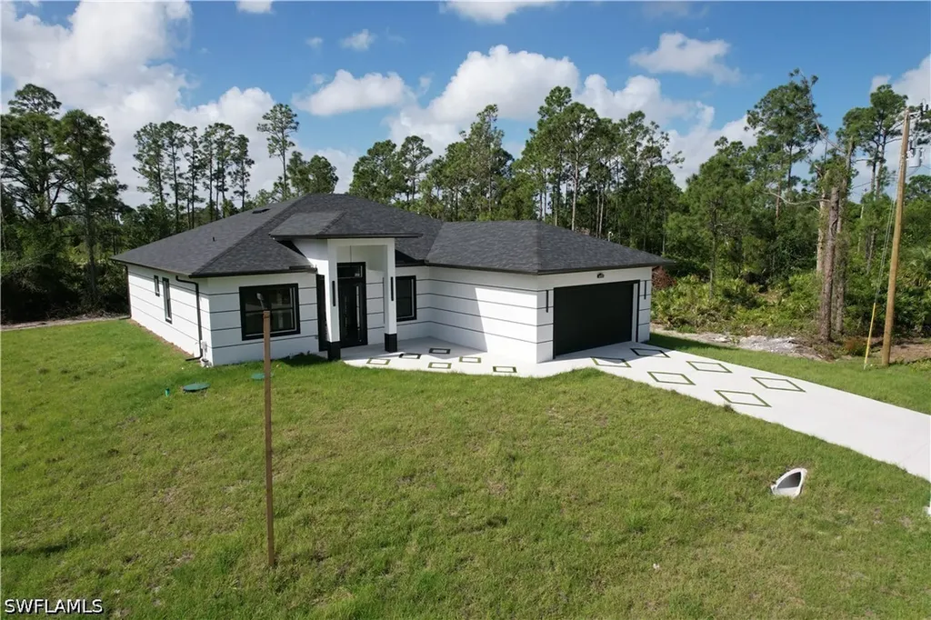 1126 Crestwood Street E Lehigh Acres FL 33974