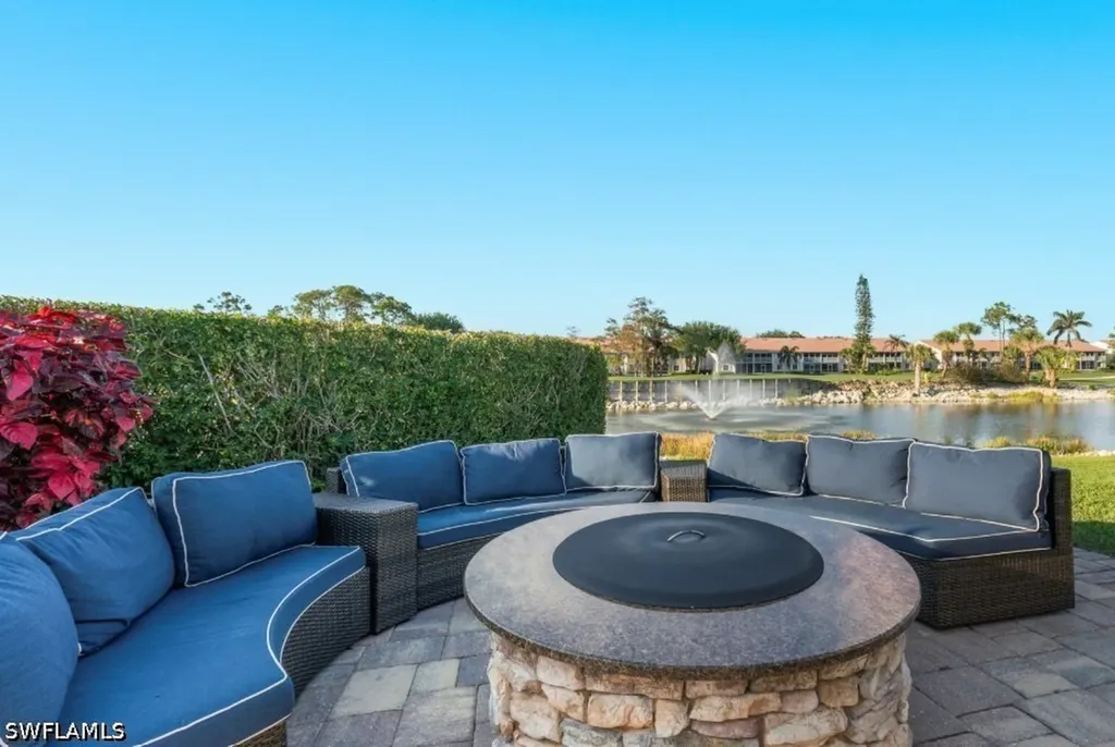 1051 Eastham Way Naples FL 34104