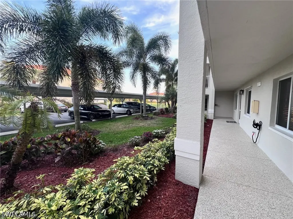 1051 Eastham Way Naples FL 34104