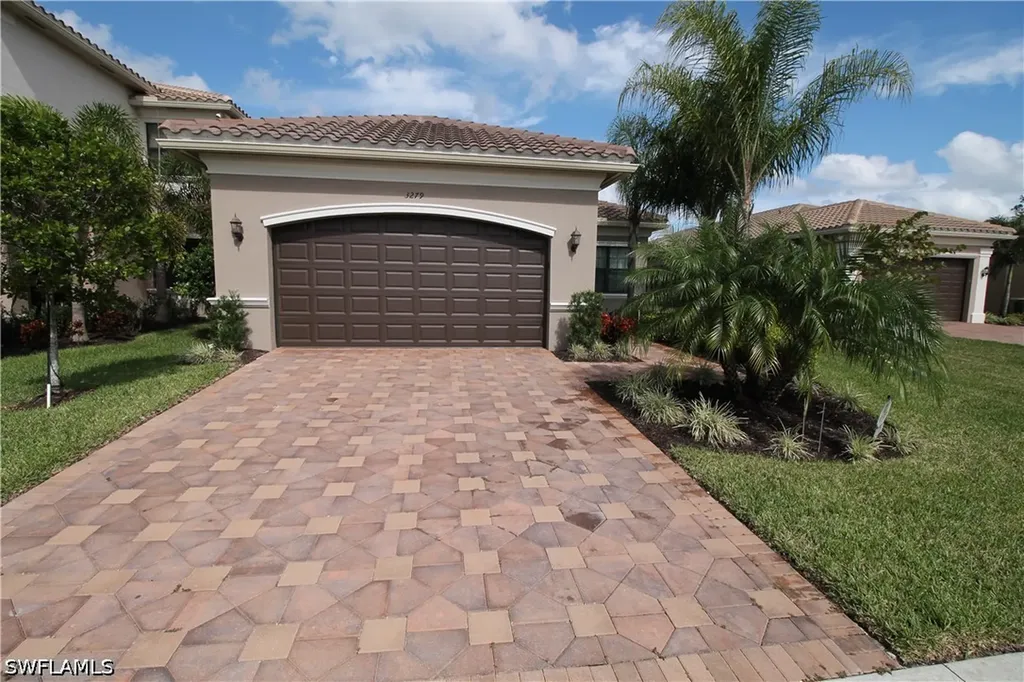 3279 Tahoe Court Naples FL 34119