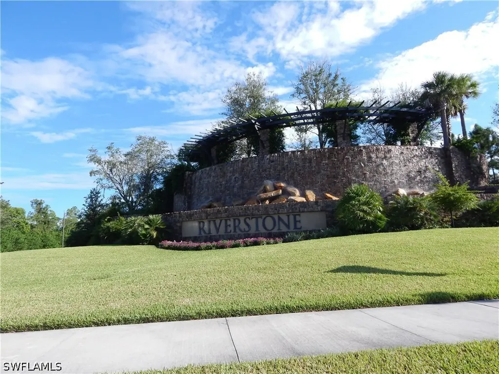 3279 Tahoe Court Naples FL 34119