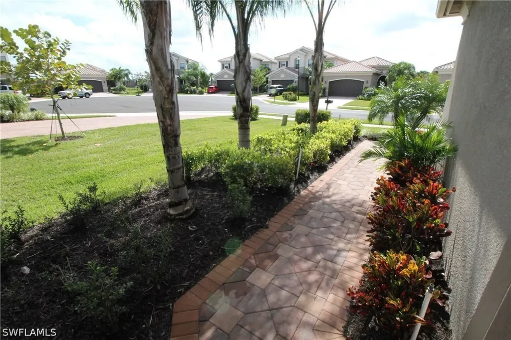 3279 Tahoe Court Naples FL 34119
