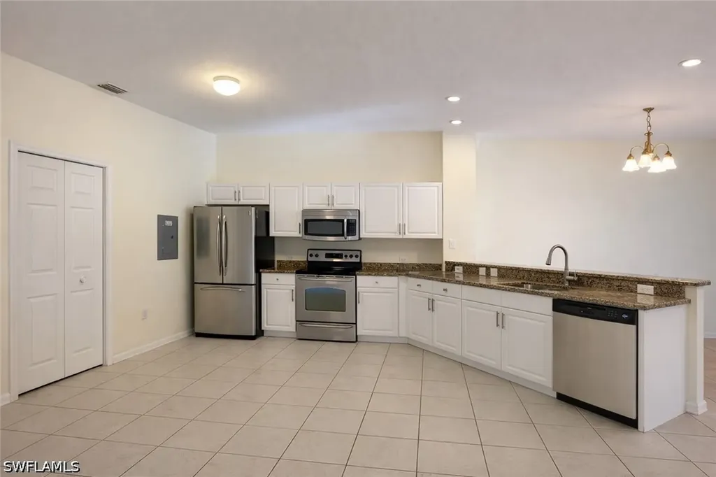 10020 Heather Lane Naples FL 34119