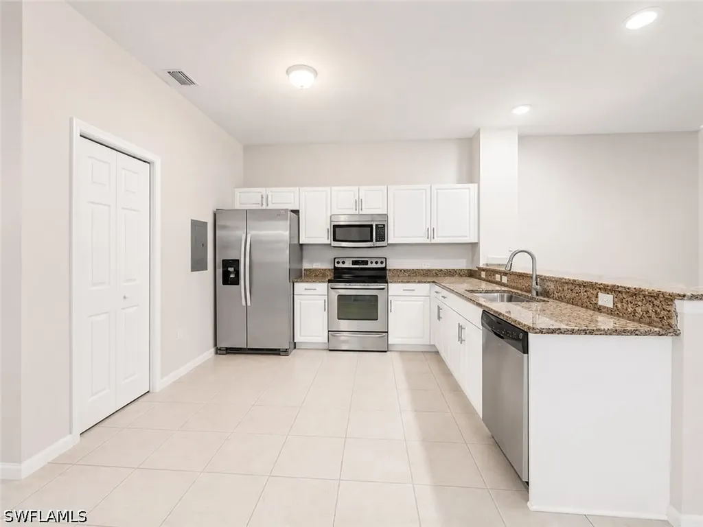 10020 Heather Lane Naples FL 34119
