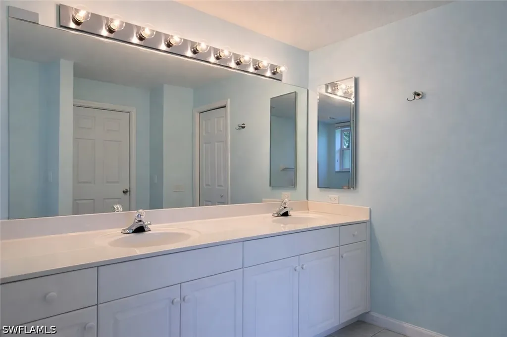 10020 Heather Lane Naples FL 34119