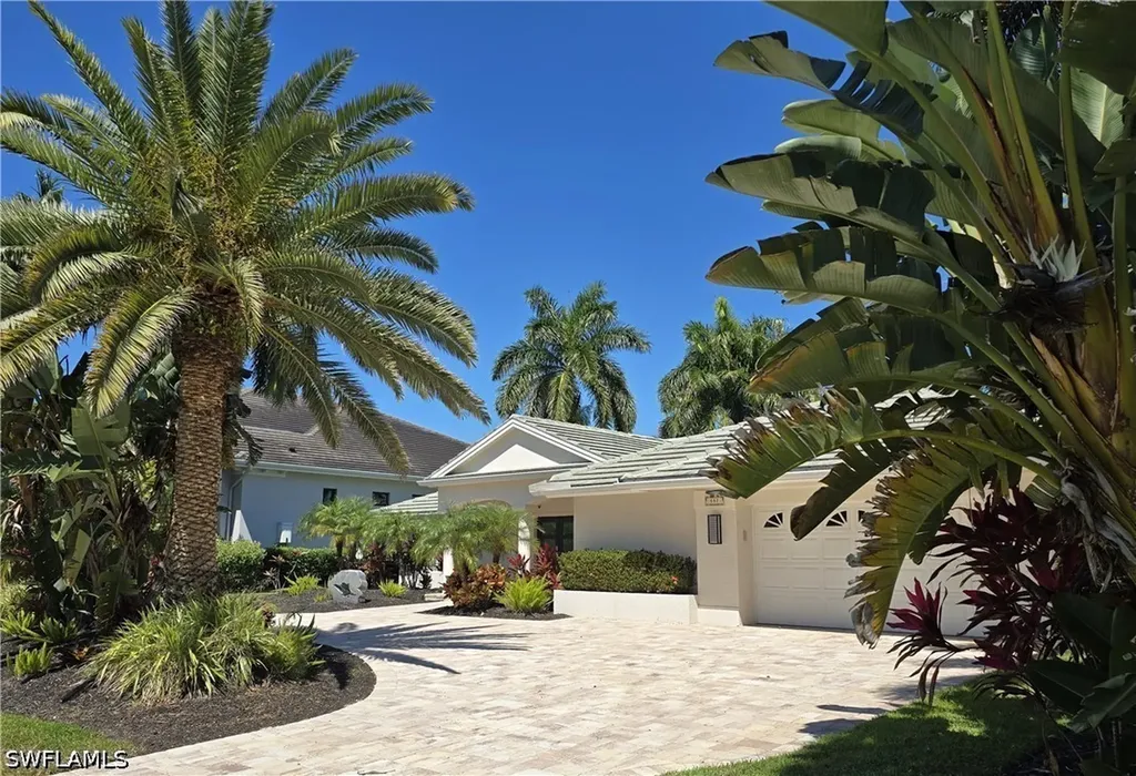 557 Parkwood Lane Naples FL 34103