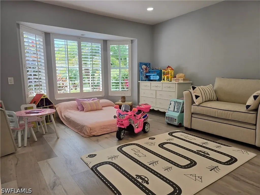 557 Parkwood Lane Naples FL 34103