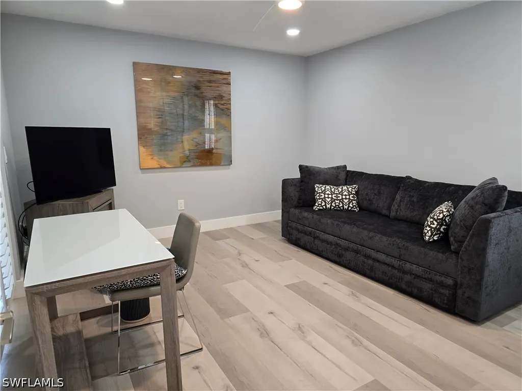 557 Parkwood Lane Naples FL 34103