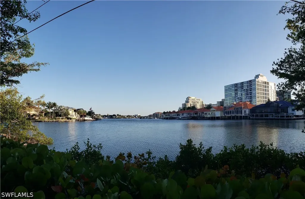 557 Parkwood Lane Naples FL 34103