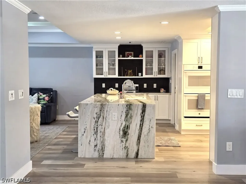 557 Parkwood Lane Naples FL 34103
