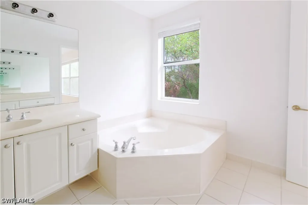 1395 Mariposa Circle Naples FL 34105