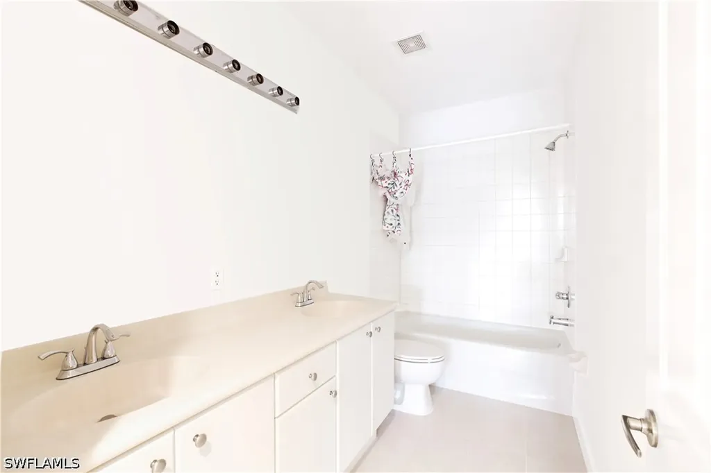 1395 Mariposa Circle Naples FL 34105