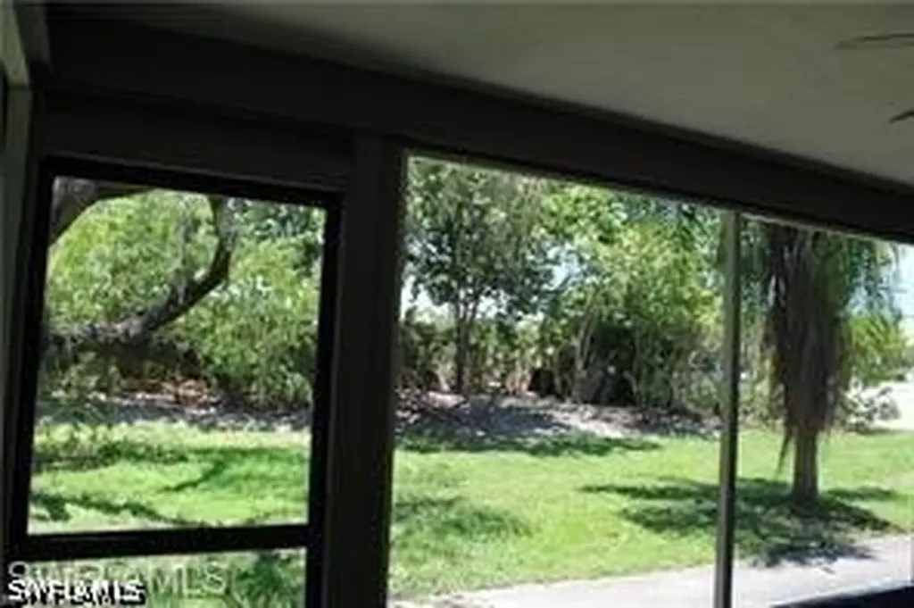 334 Cape Coral Parkway W Cape Coral FL 33914
