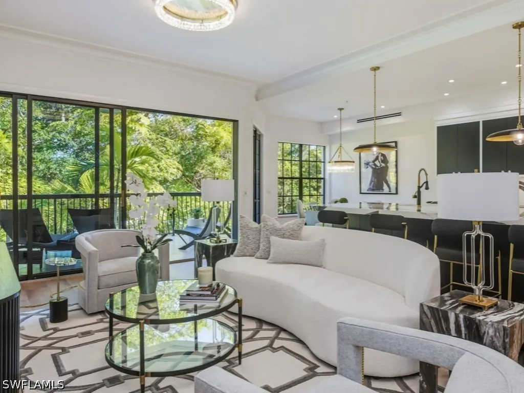 705 10th Street S Naples FL 34102