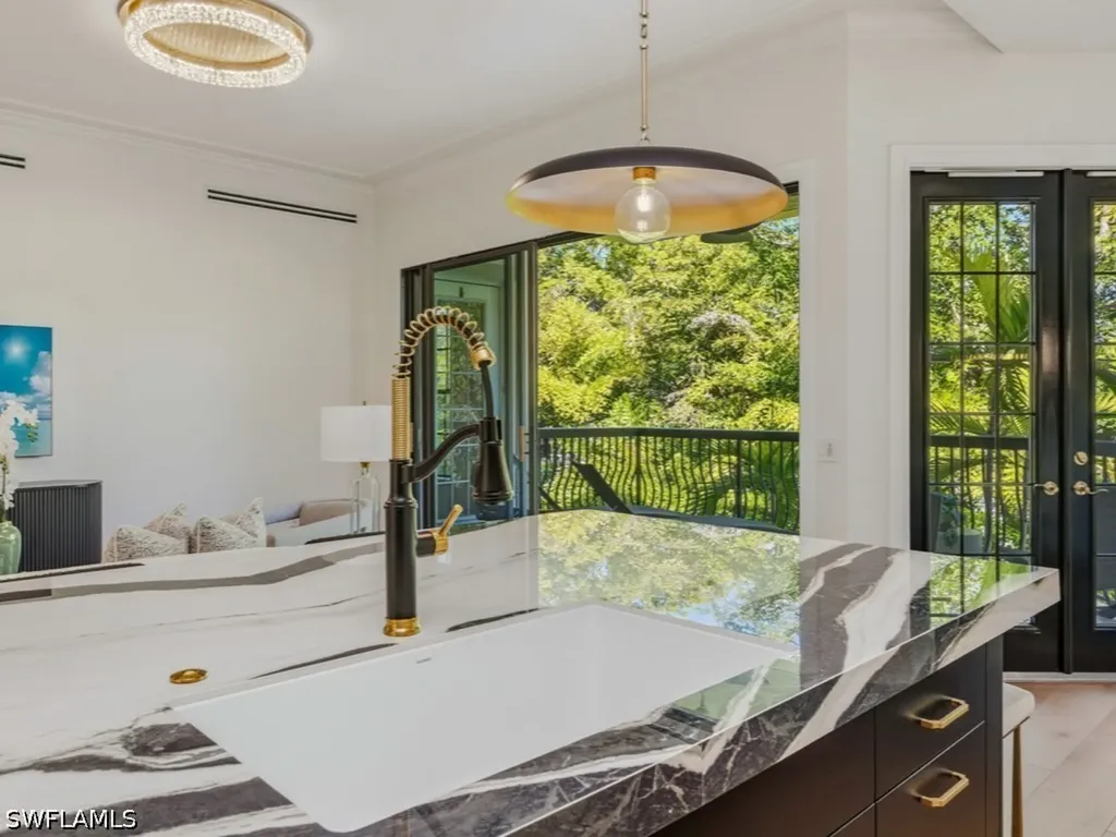 705 10th Street S Naples FL 34102