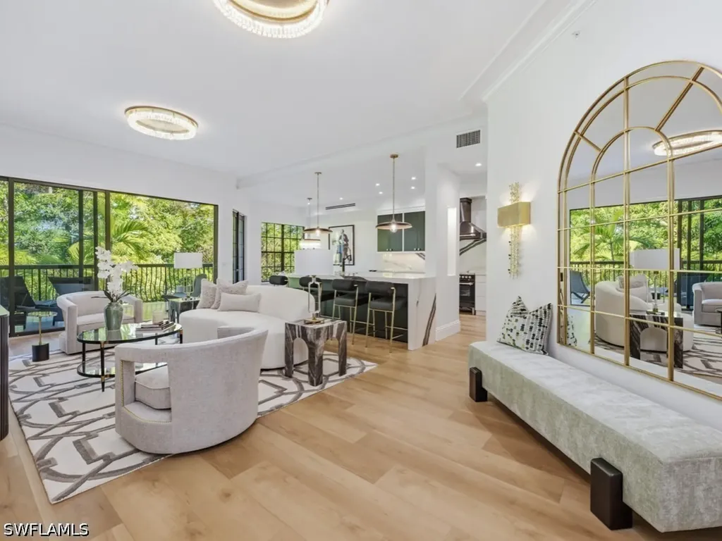 705 10th Street S Naples FL 34102
