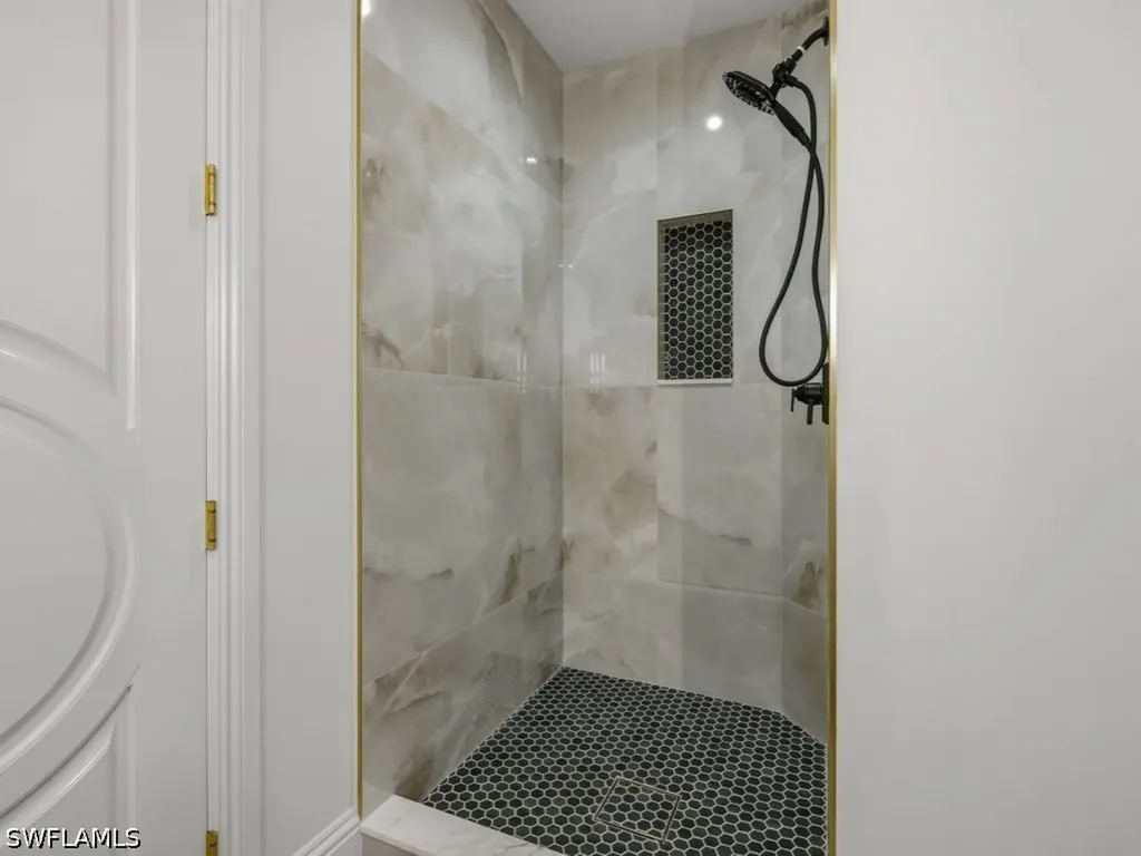 705 10th Street S Naples FL 34102