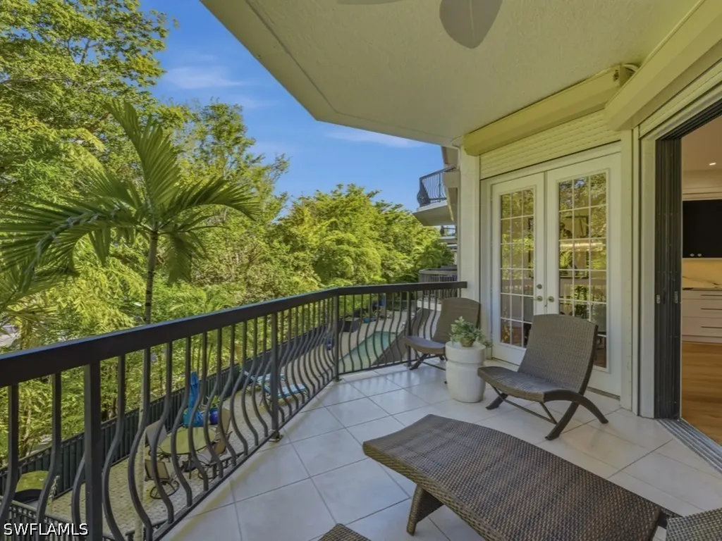 705 10th Street S Naples FL 34102