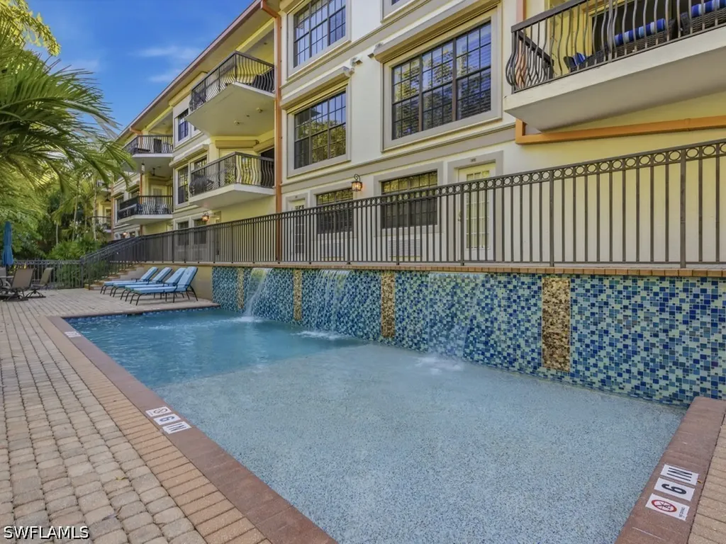 705 10th Street S Naples FL 34102