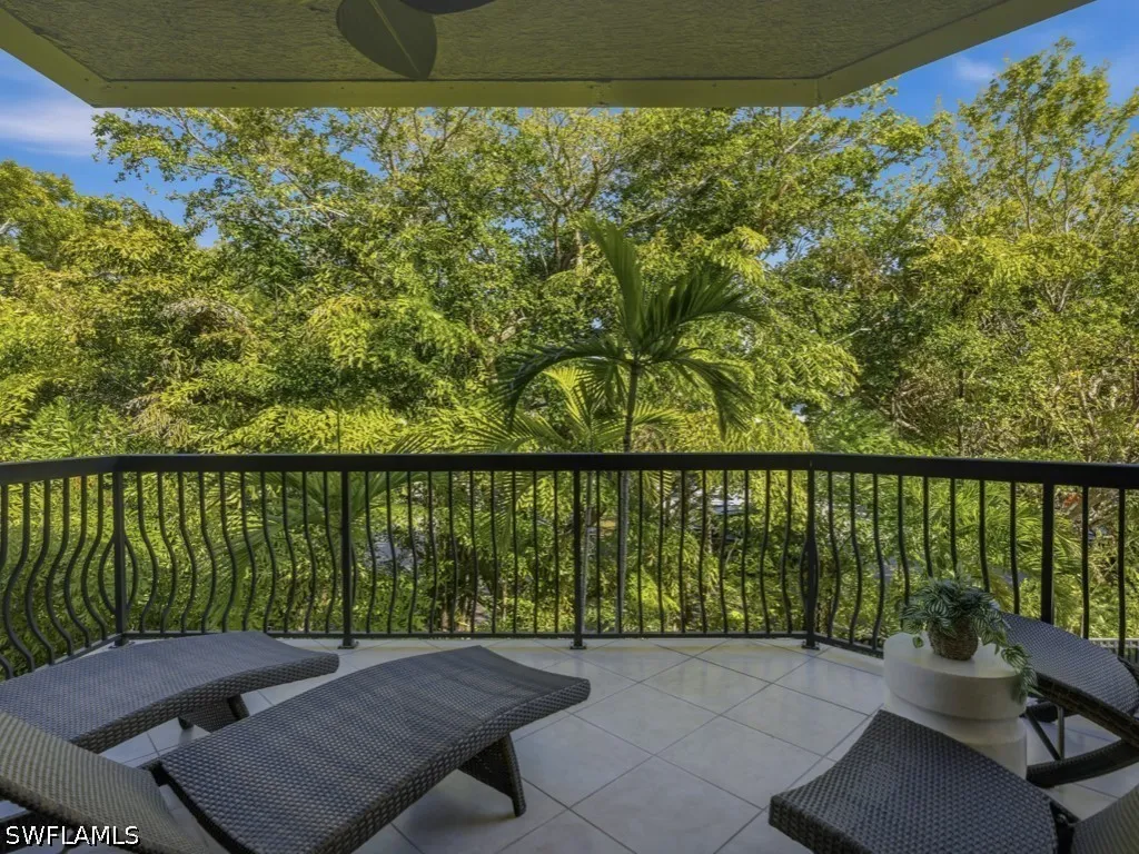 705 10th Street S Naples FL 34102