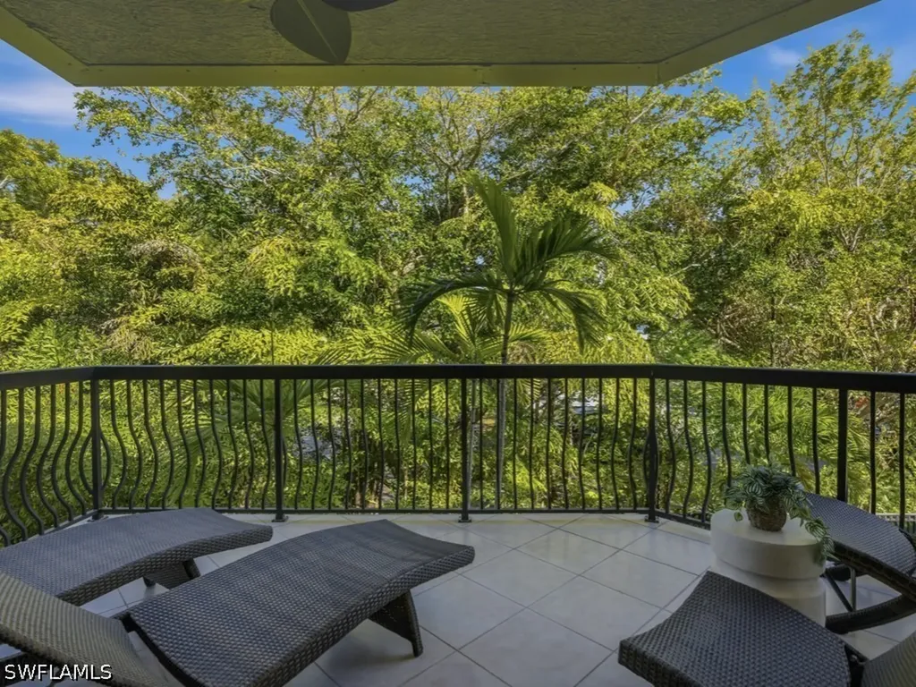 705 10th Street S Naples FL 34102