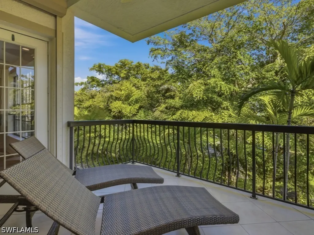 705 10th Street S Naples FL 34102