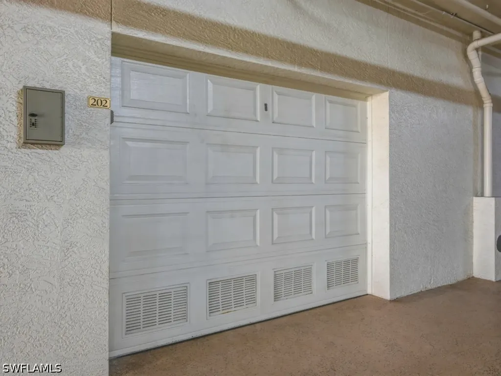 705 10th Street S Naples FL 34102