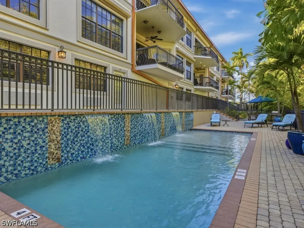 705 10th Street S Naples FL 34102
