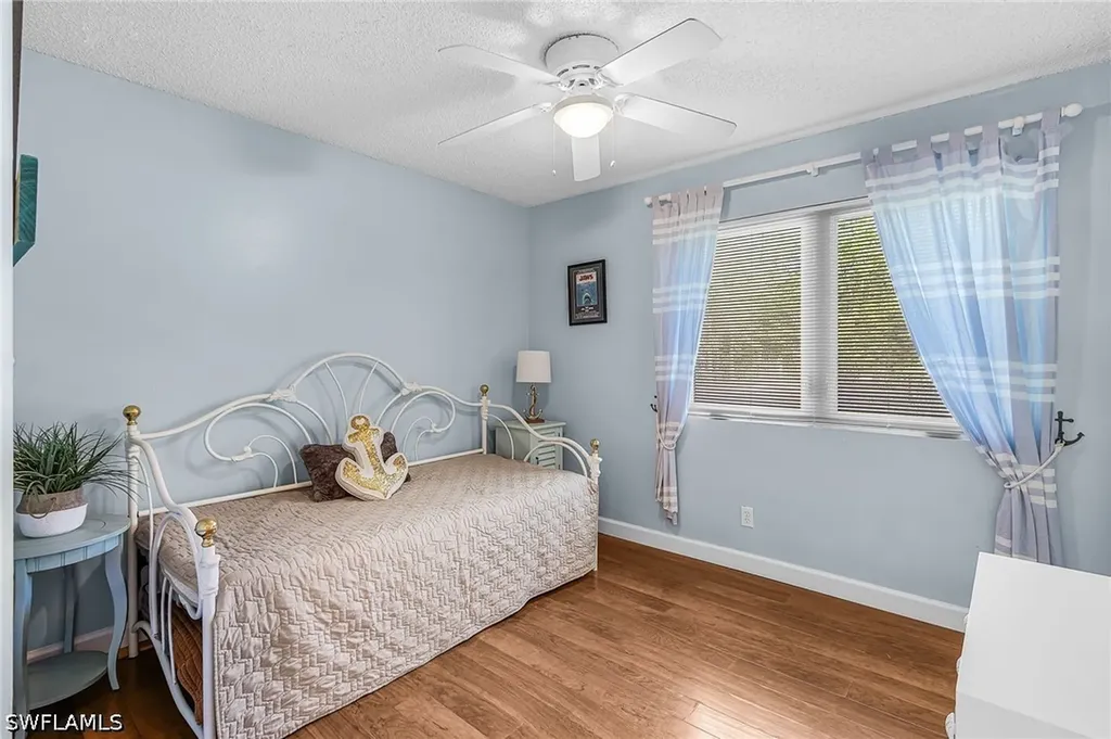 4870 Hawthorn Woods Way Naples FL 34116