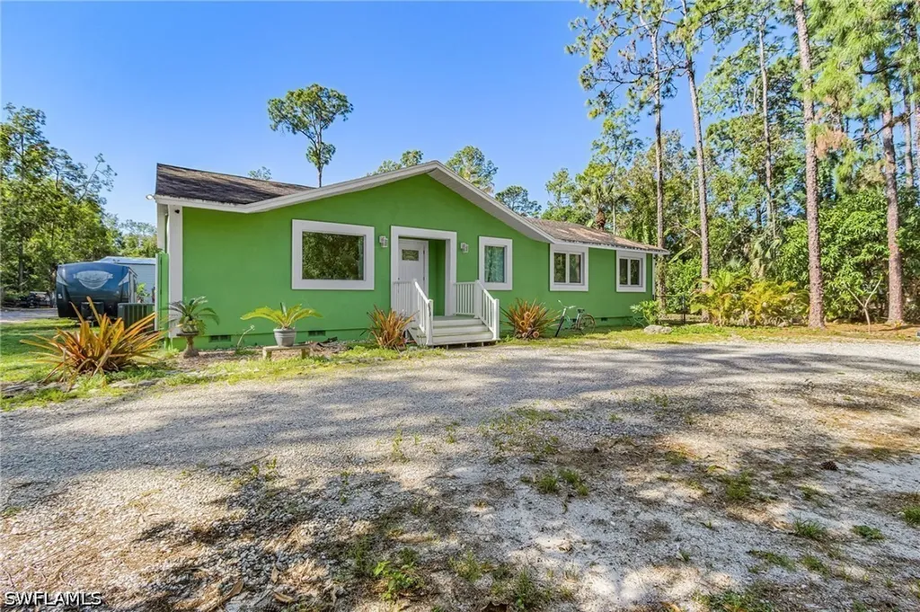 4870 Hawthorn Woods Way Naples FL 34116