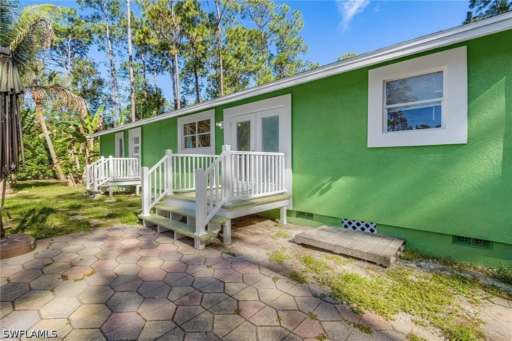 4870 Hawthorn Woods Way Naples FL 34116
