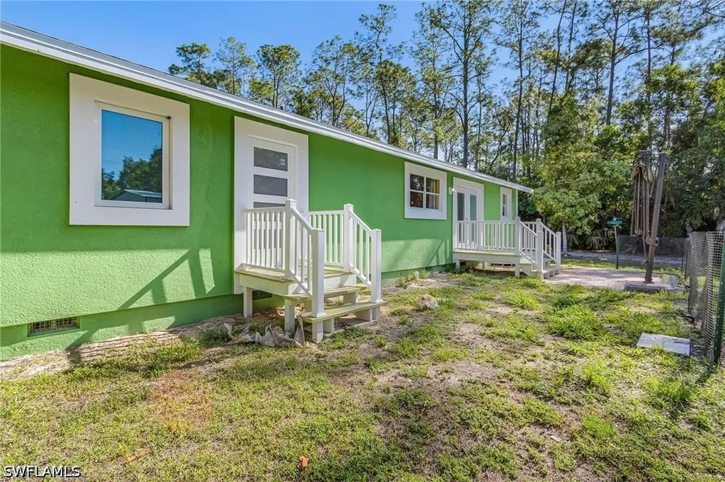4870 Hawthorn Woods Way Naples FL 34116