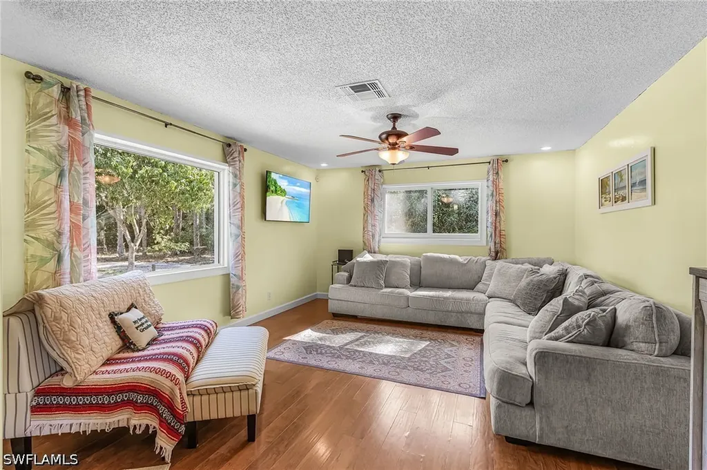 4870 Hawthorn Woods Way Naples FL 34116