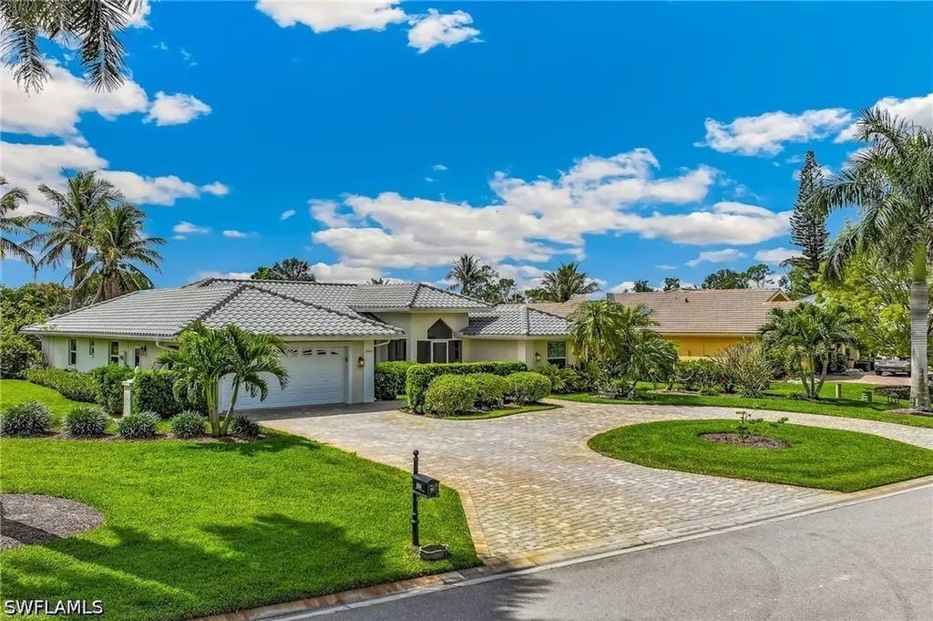 1904 Countess Court Naples FL 34110