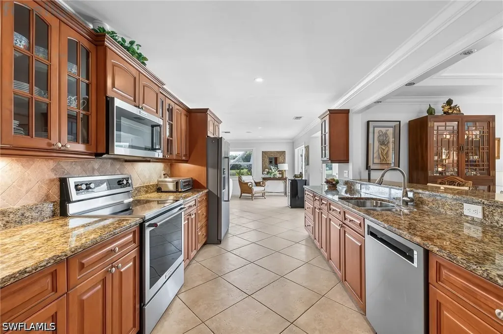 1904 Countess Court Naples FL 34110