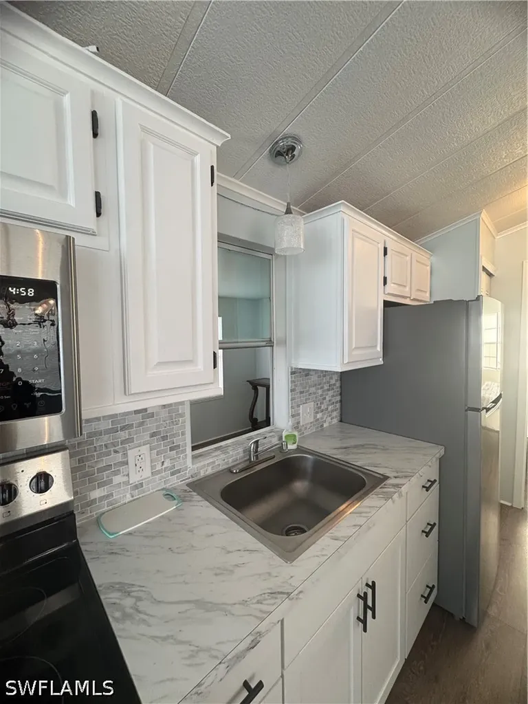 17010 Puppy Dog Drive Fort Myers FL 33908