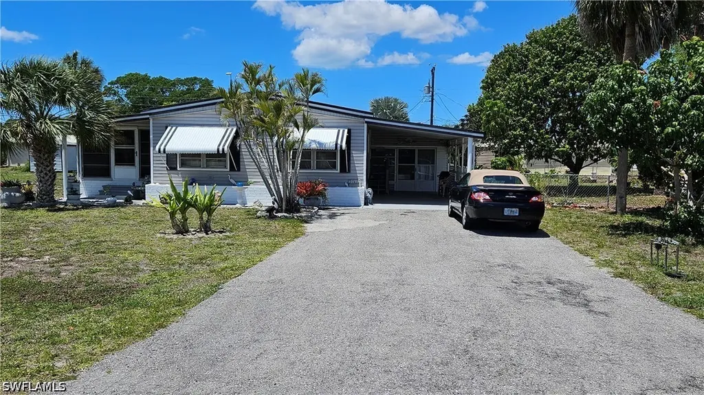 27432 Rue Viauv Avenue Bonita Springs FL 34135