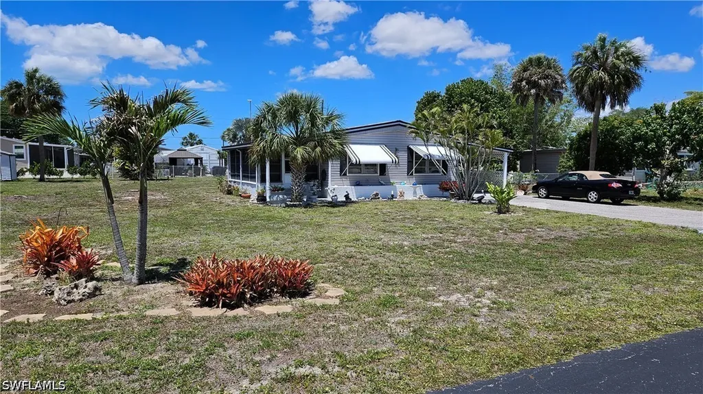 27432 Rue Viauv Avenue Bonita Springs FL 34135